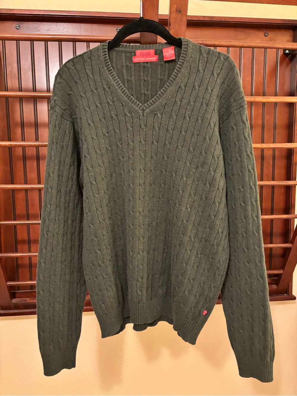 Izod Men's Dark Olive Cable V-Neck Sweater